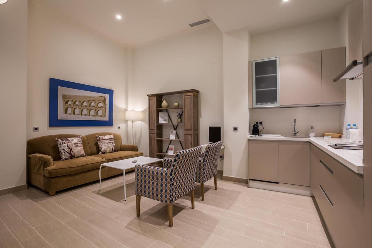 Welldone Cathedral Suites Seville Exterior photo