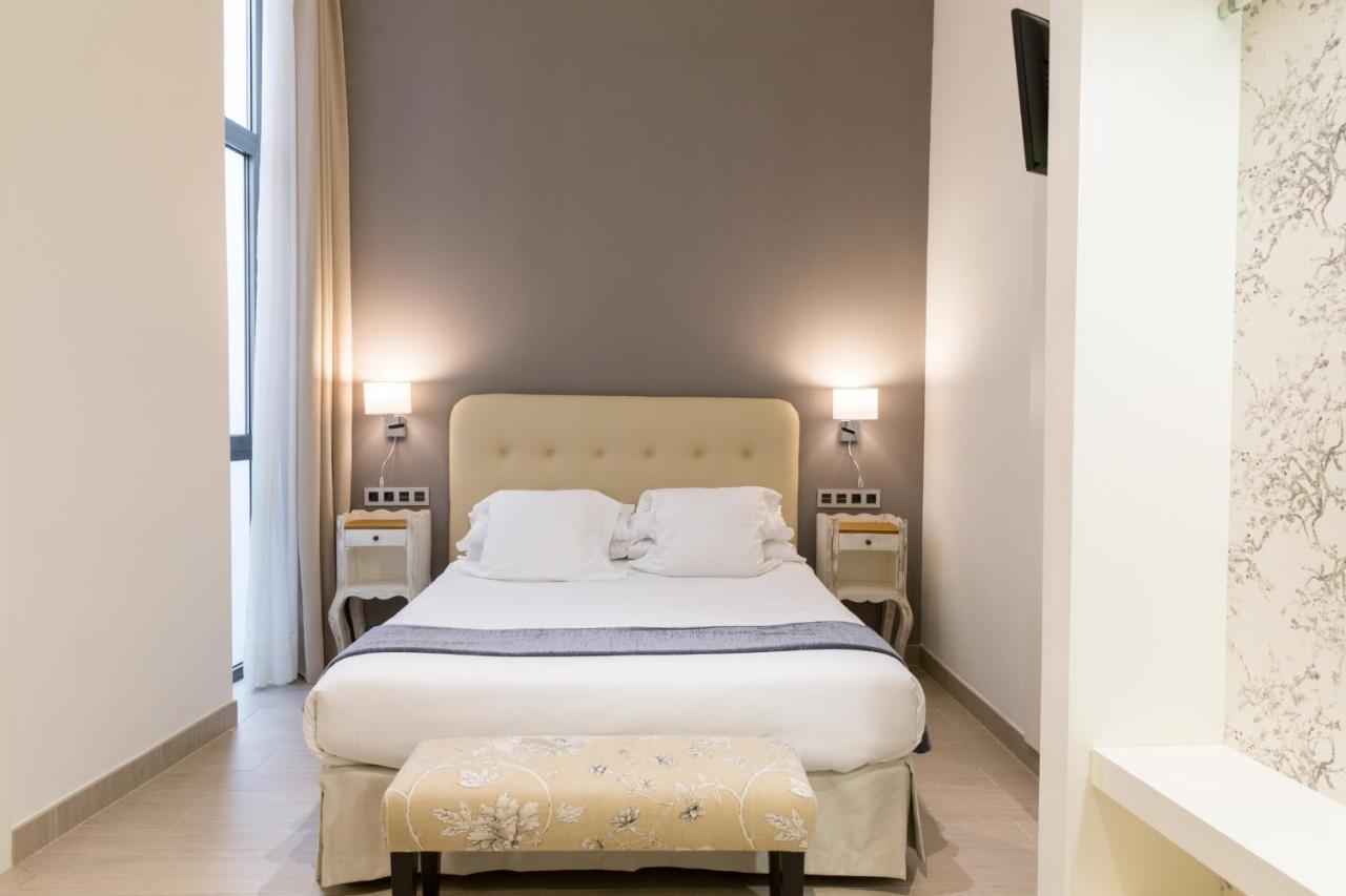 Welldone Cathedral Suites Seville Exterior photo