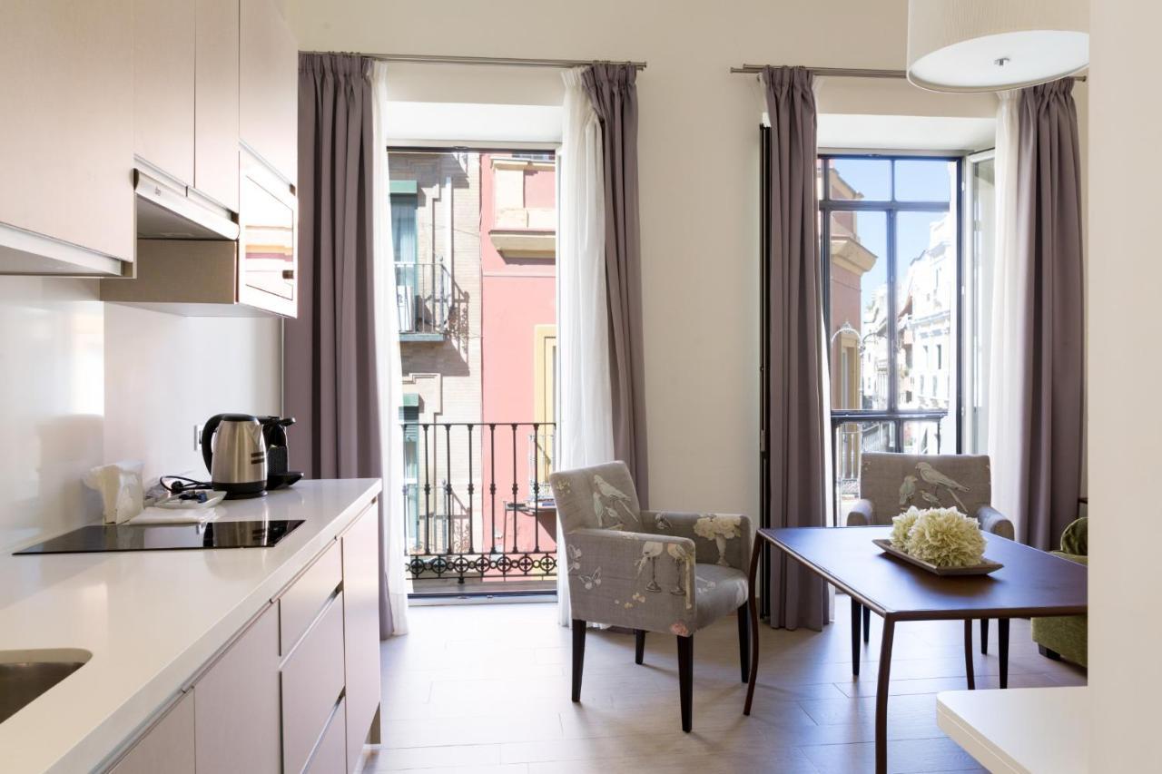 Welldone Cathedral Suites Seville Exterior photo