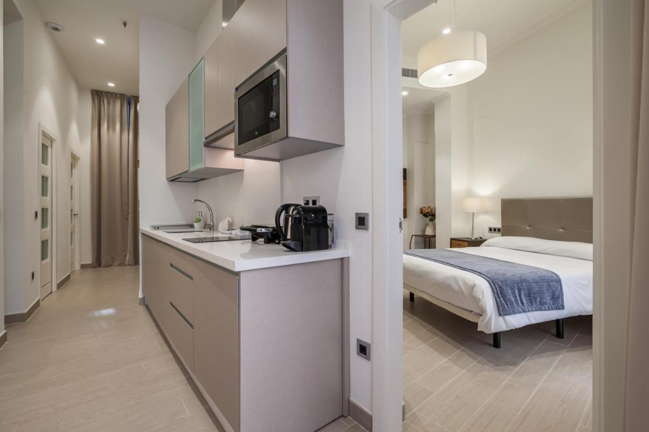 Welldone Cathedral Suites Seville Exterior photo