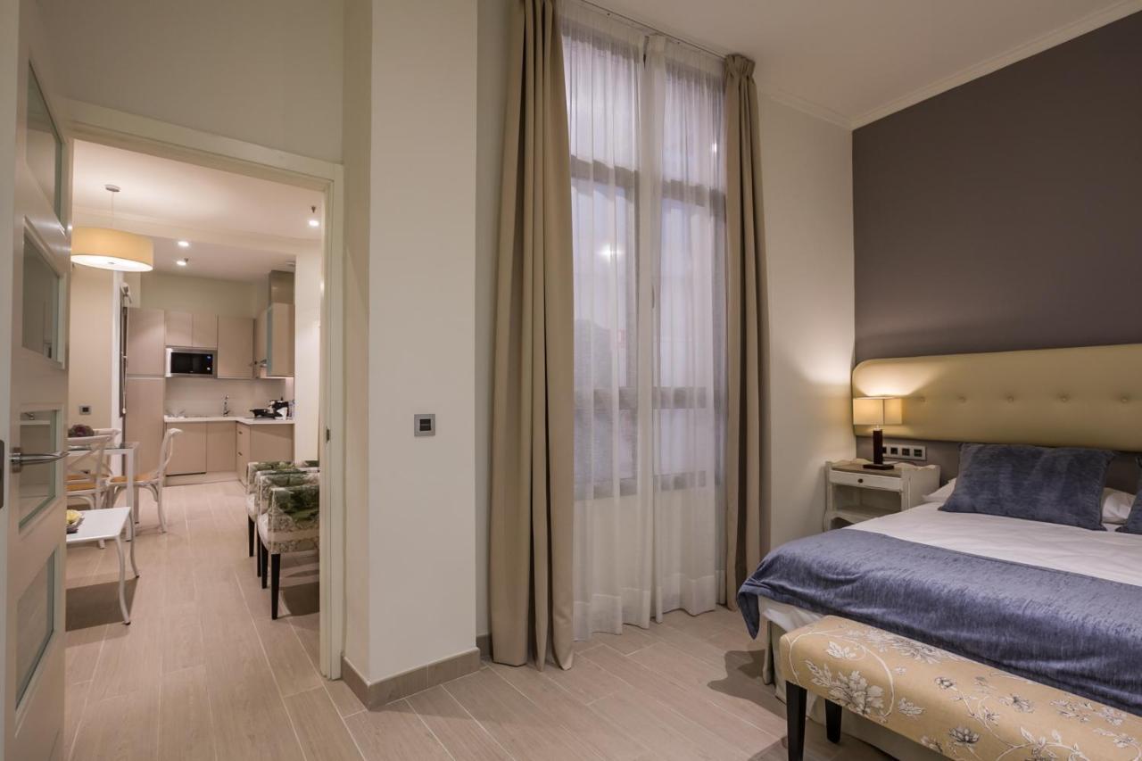 Welldone Cathedral Suites Seville Exterior photo