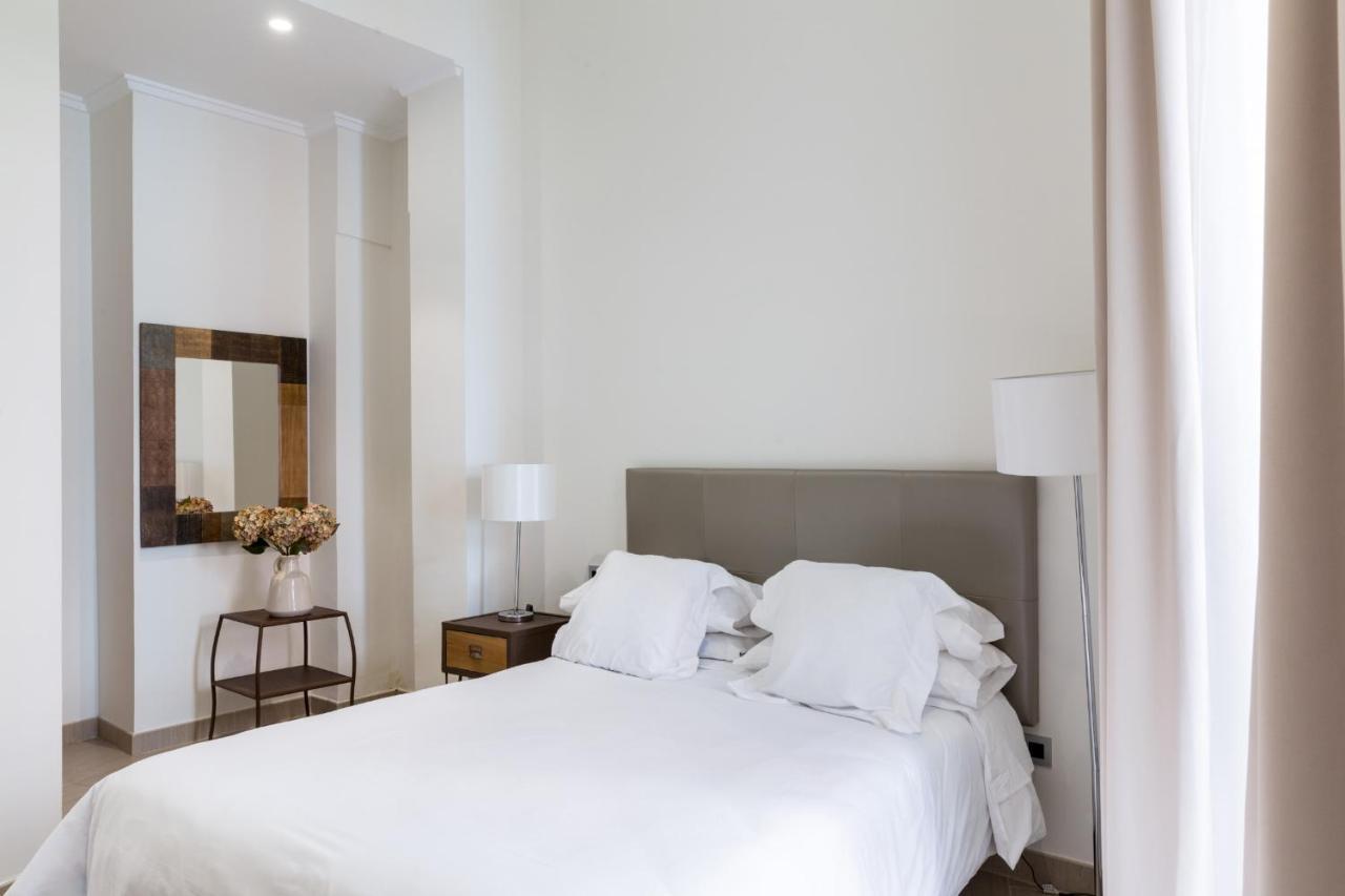 Welldone Cathedral Suites Seville Exterior photo