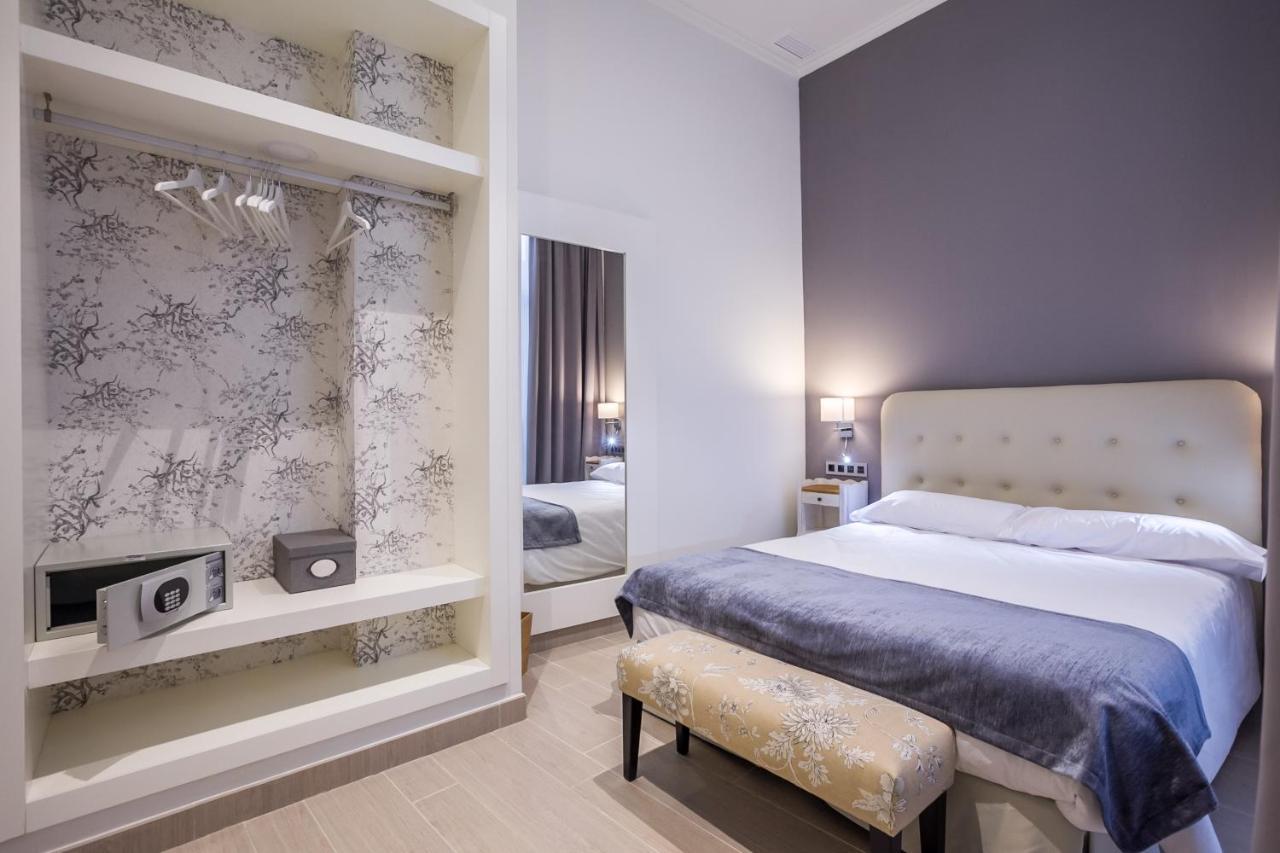 Welldone Cathedral Suites Seville Exterior photo