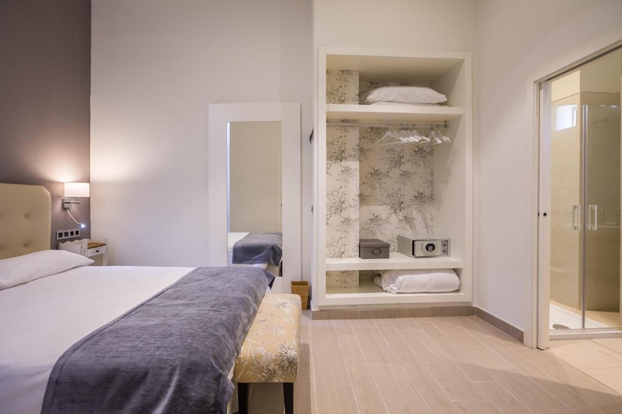 Welldone Cathedral Suites Seville Exterior photo