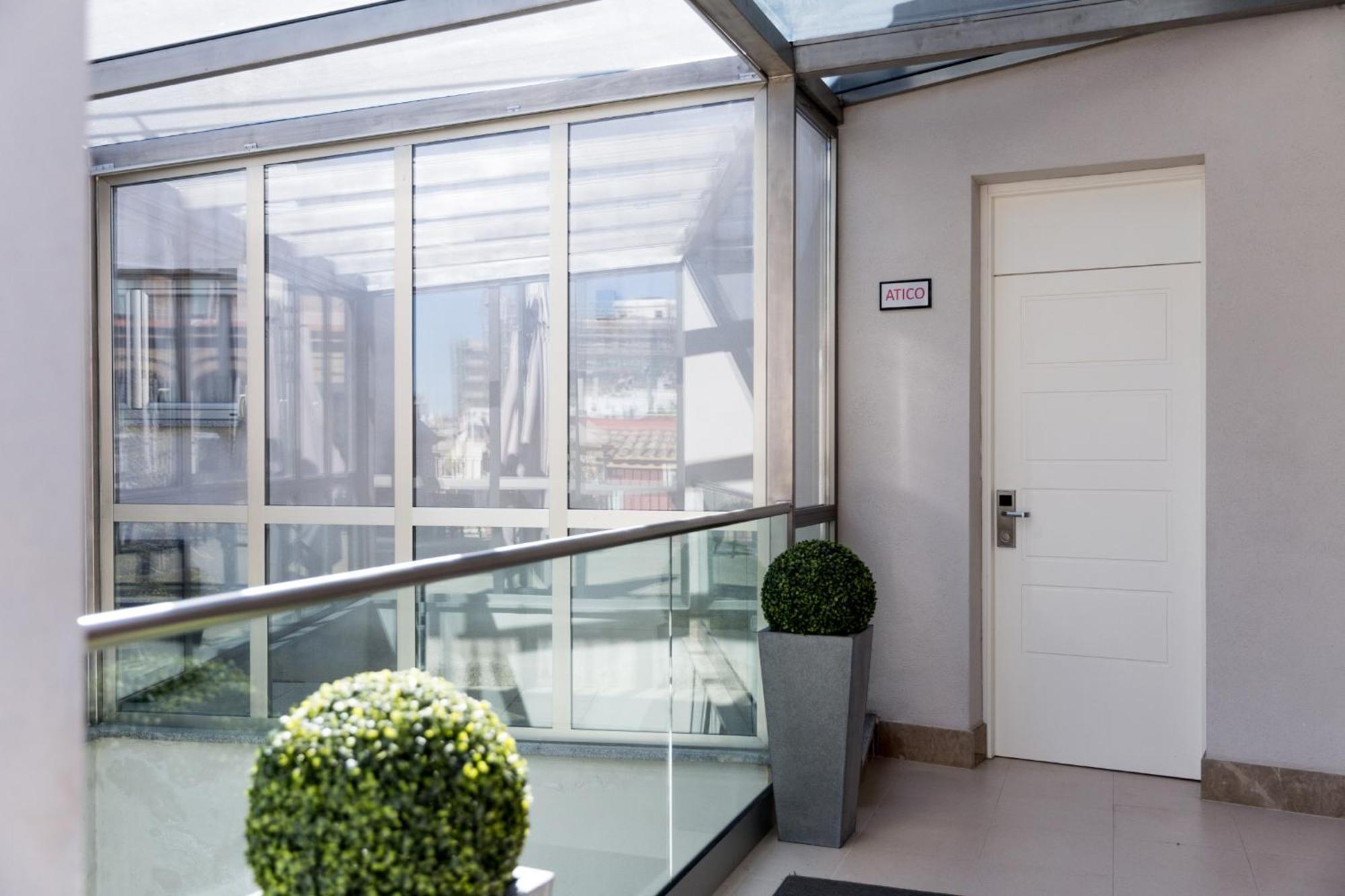 Welldone Cathedral Suites Seville Room photo