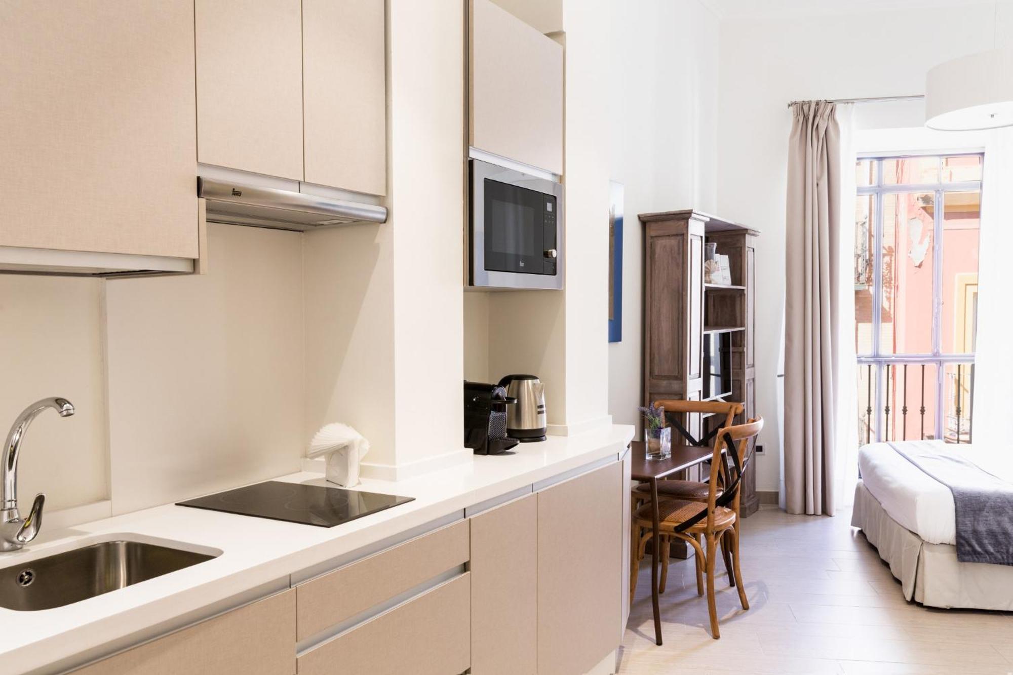 Welldone Cathedral Suites Seville Room photo