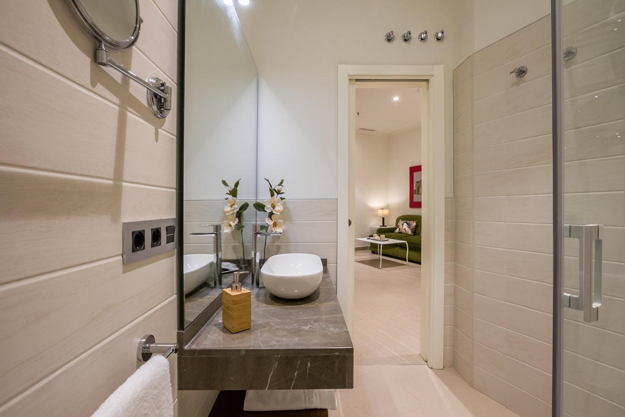Welldone Cathedral Suites Seville Room photo