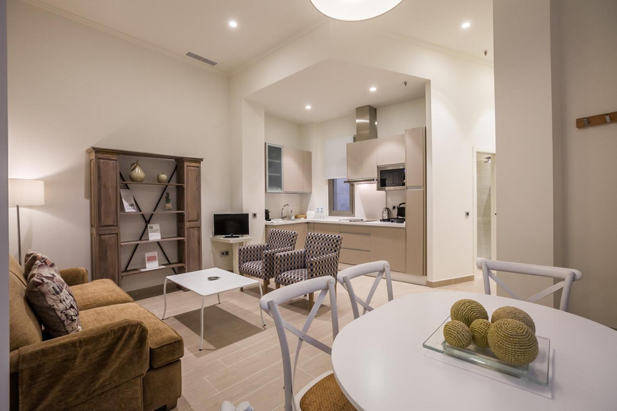 Welldone Cathedral Suites Seville Room photo