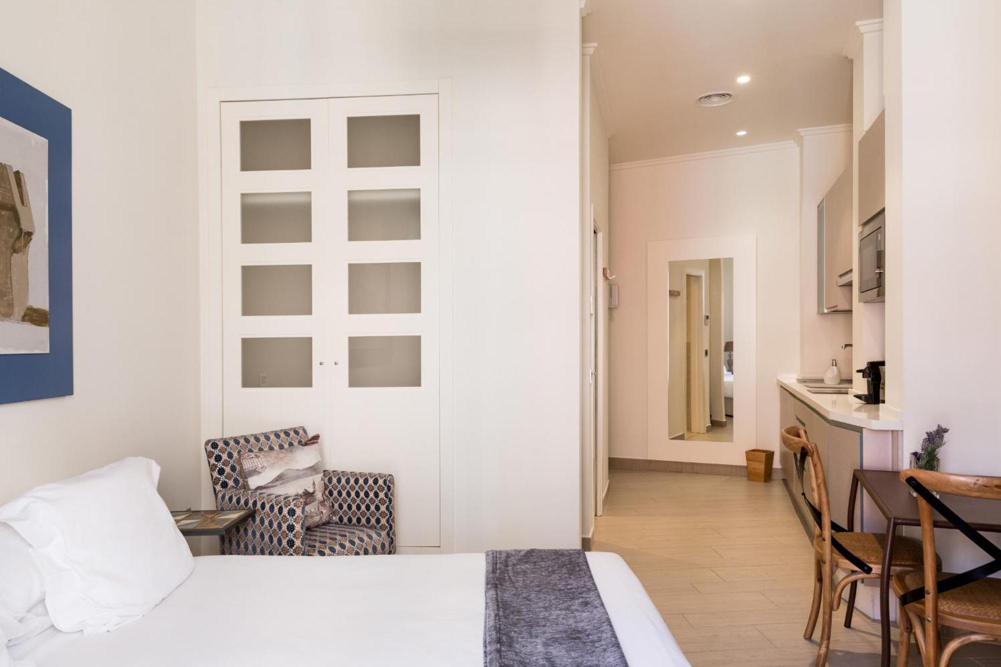 Welldone Cathedral Suites Seville Room photo