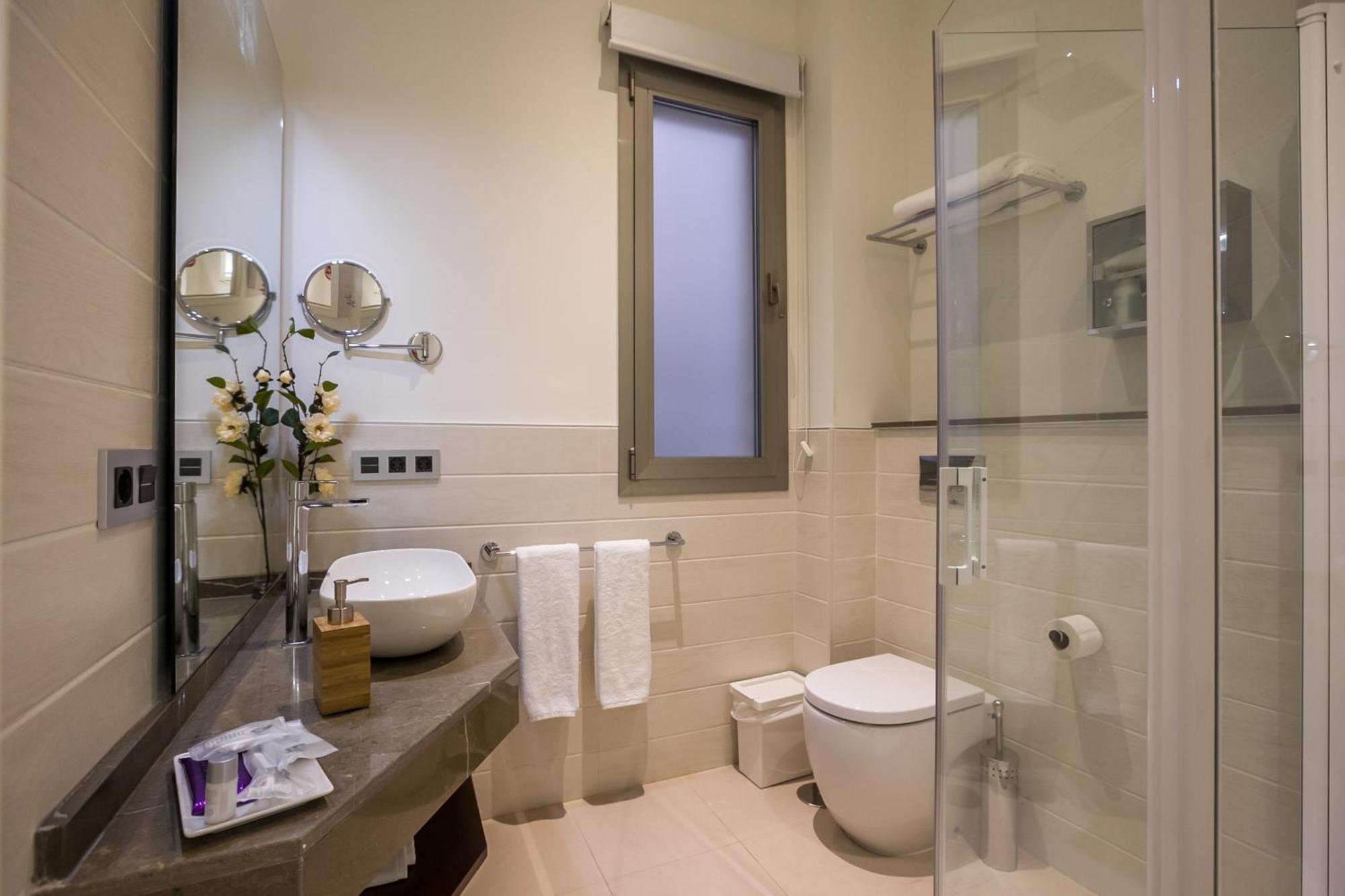 Welldone Cathedral Suites Seville Room photo