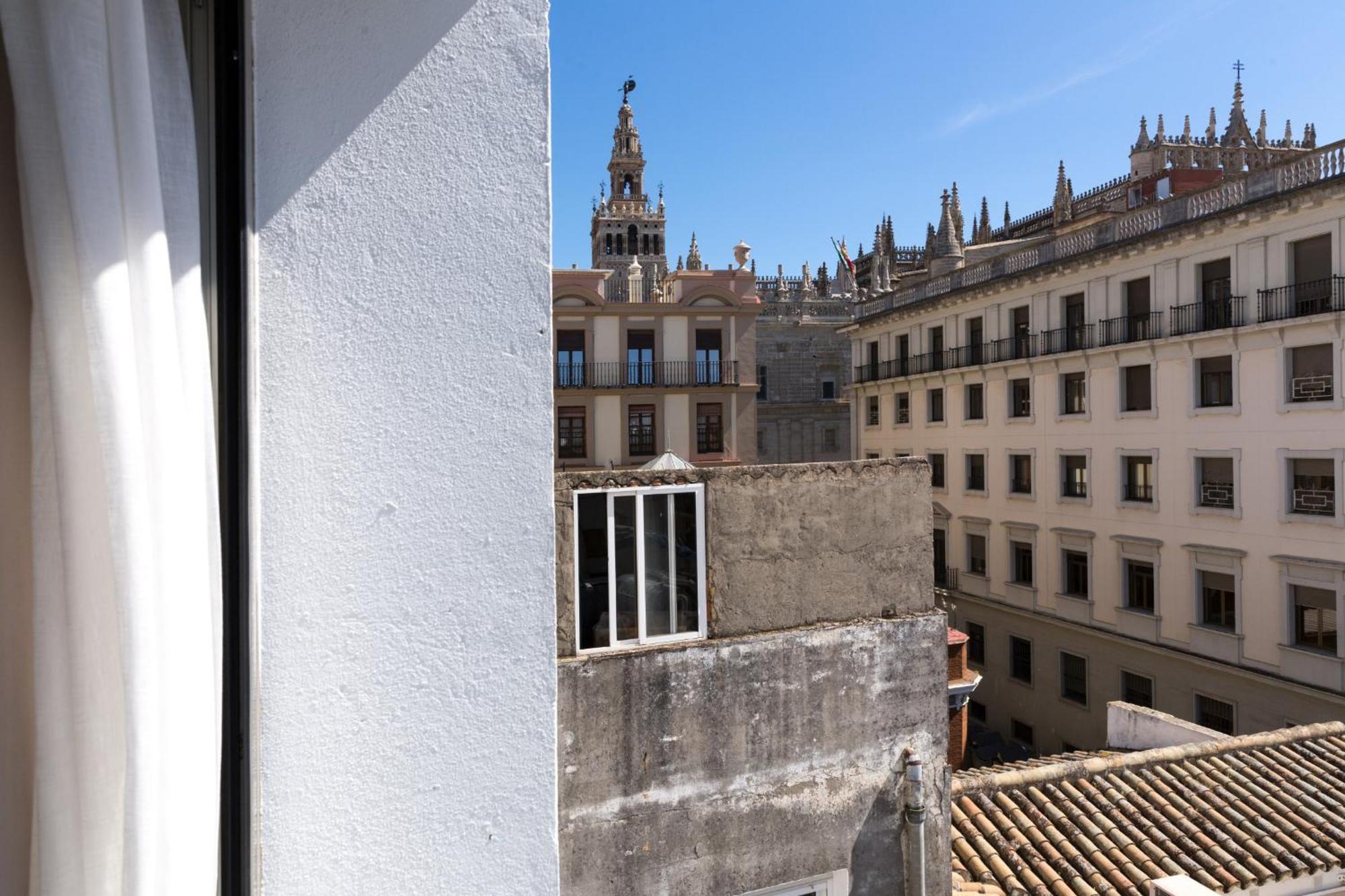 Welldone Cathedral Suites Seville Room photo