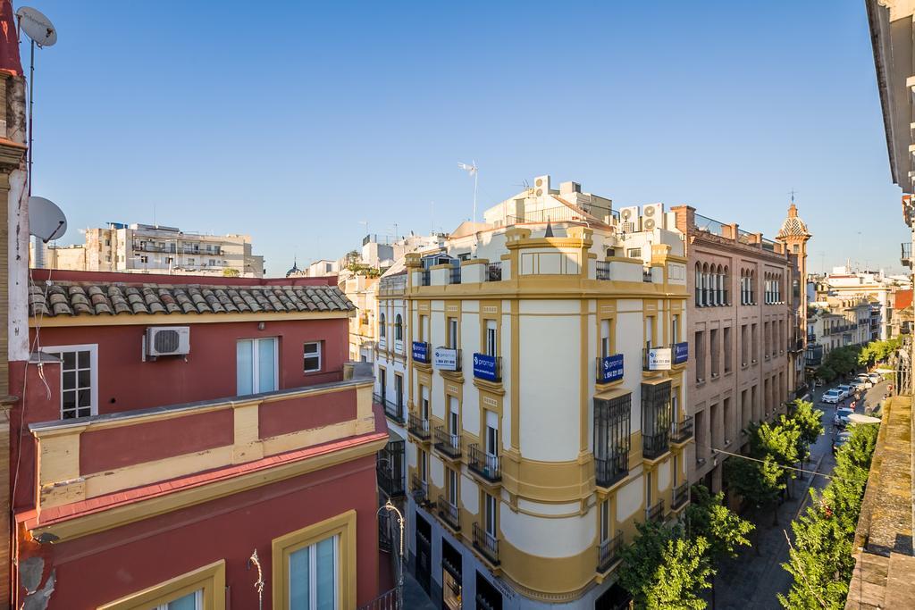 Welldone Cathedral Suites Seville Exterior photo